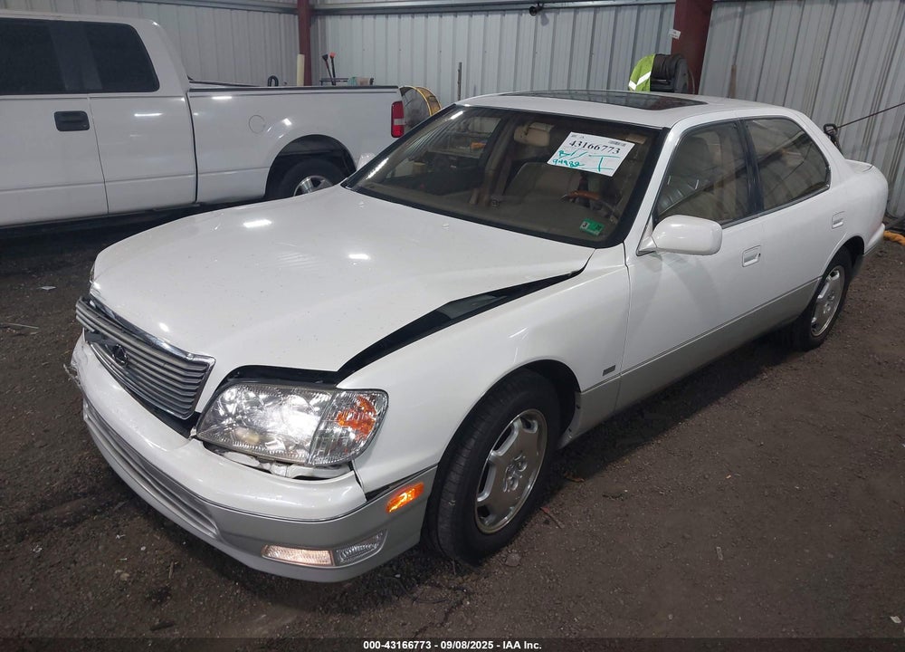 2000 LEXUS LS 400 VIN: JT8BH28F5Y0181581