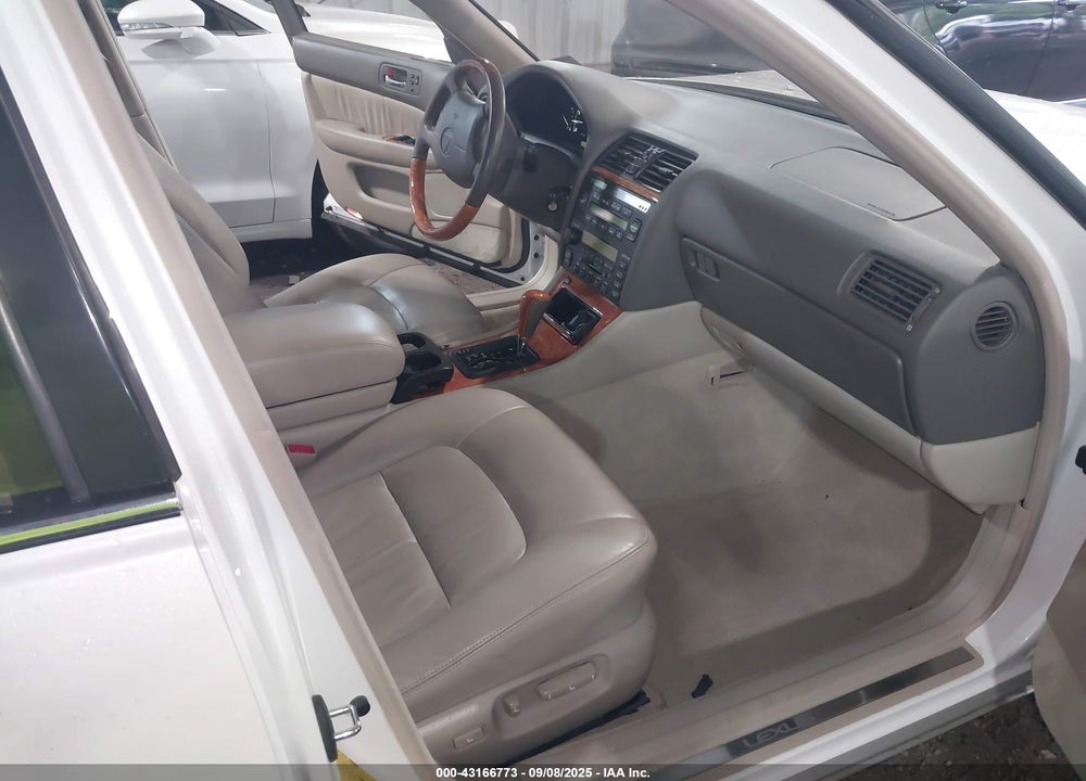 2000 LEXUS LS 400 VIN: JT8BH28F5Y0181581