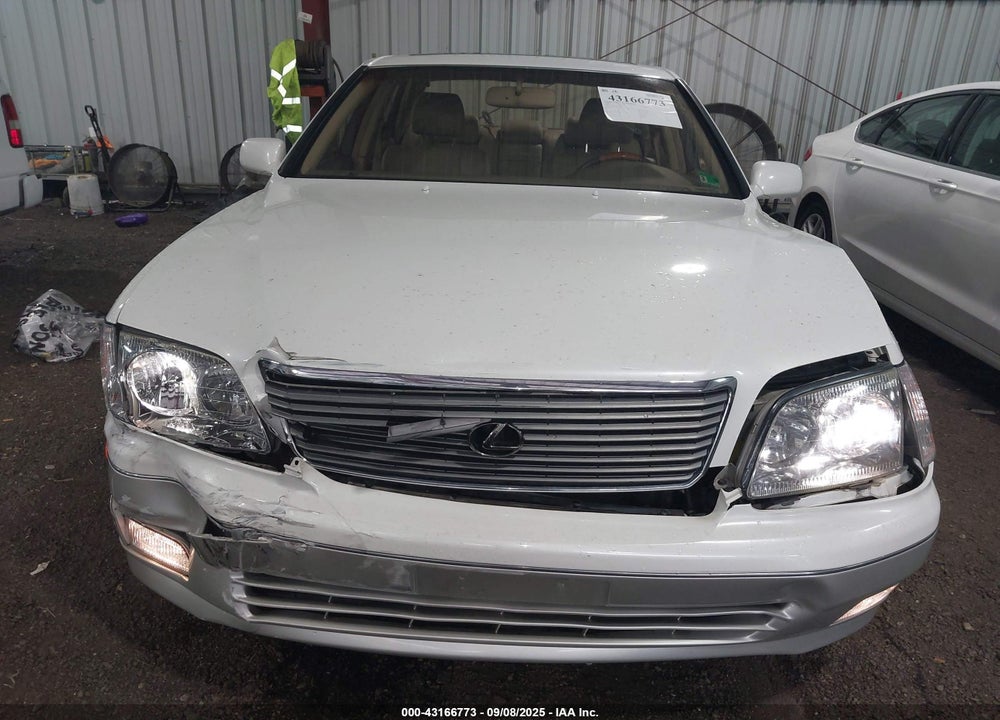 2000 LEXUS LS 400 VIN: JT8BH28F5Y0181581