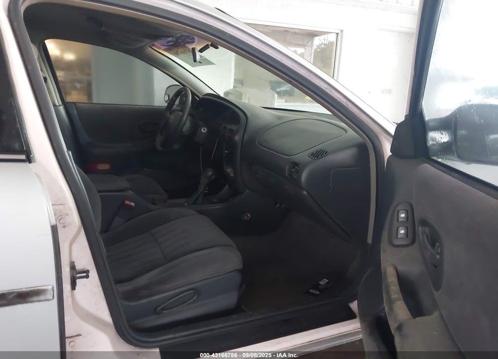 2000 PONTIAC GRAND PRIX SE VIN: 1G2WJ52J5YF172354