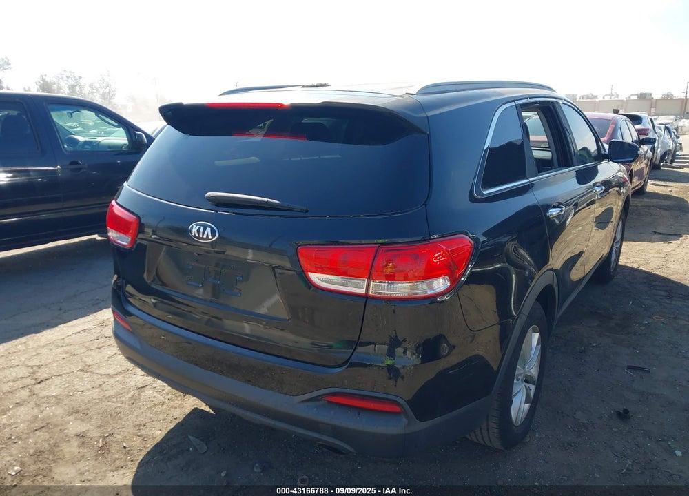 2016 KIA SORENTO VIN: 5XYPG4A35GG021036