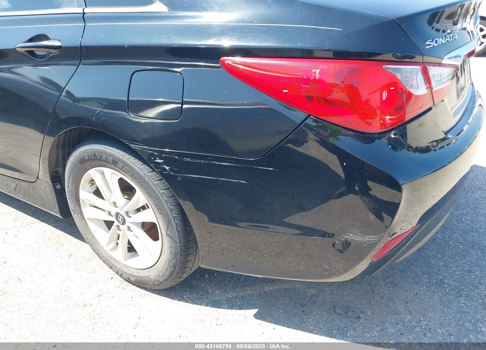 2014 HYUNDAI SONATA VIN: 5NPEB4AC2EH855972