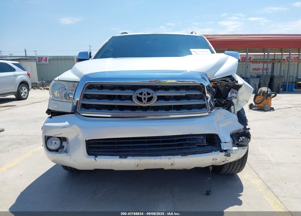 2014 TOYOTA SEQUOIA PLATINUM 5.7L V8 VIN: 5TDYY5G13ES055215