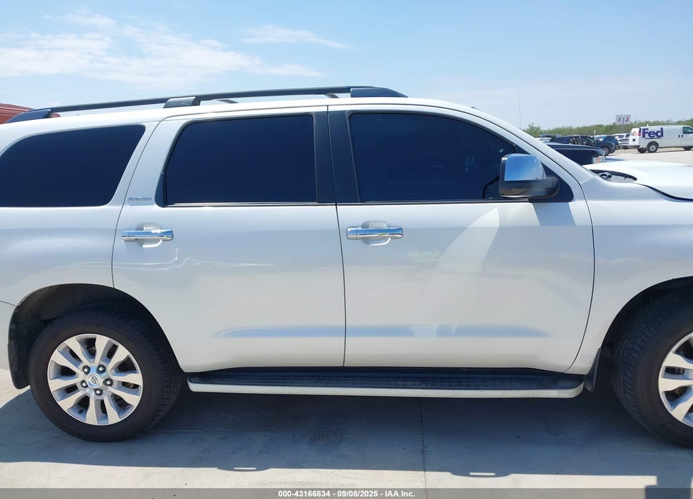 2014 TOYOTA SEQUOIA PLATINUM 5.7L V8 VIN: 5TDYY5G13ES055215
