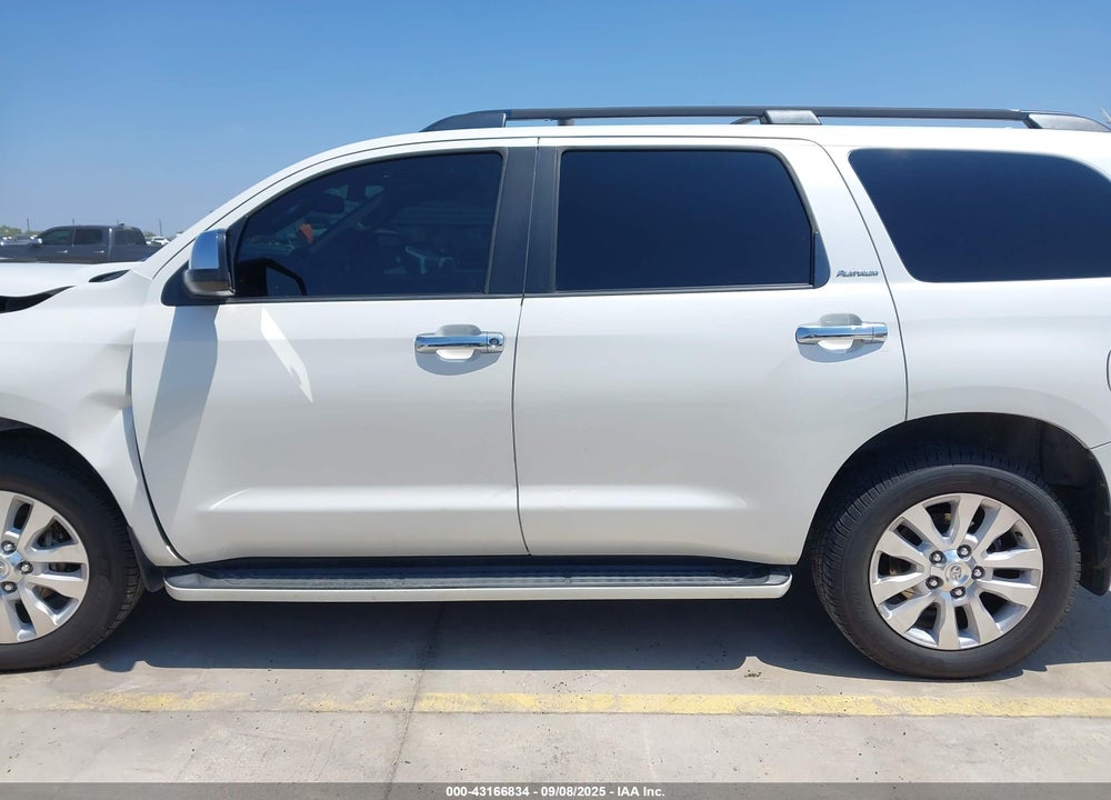 2014 TOYOTA SEQUOIA PLATINUM 5.7L V8 VIN: 5TDYY5G13ES055215