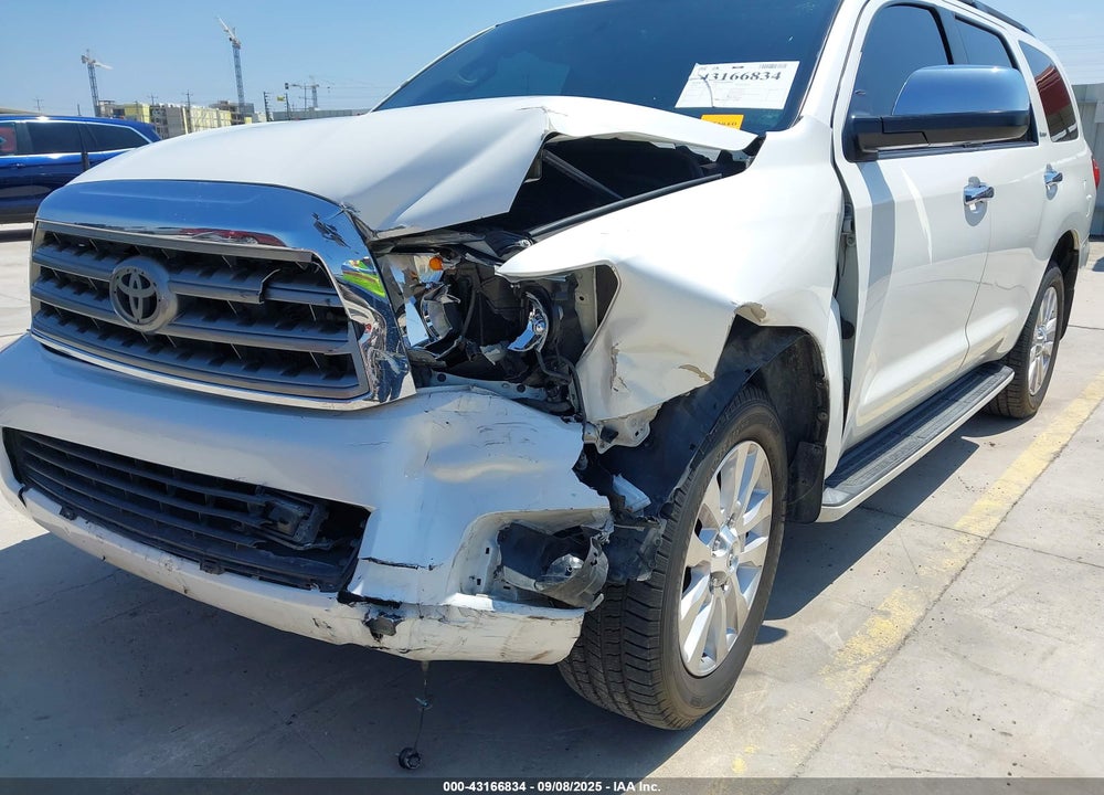 2014 TOYOTA SEQUOIA PLATINUM 5.7L V8 VIN: 5TDYY5G13ES055215