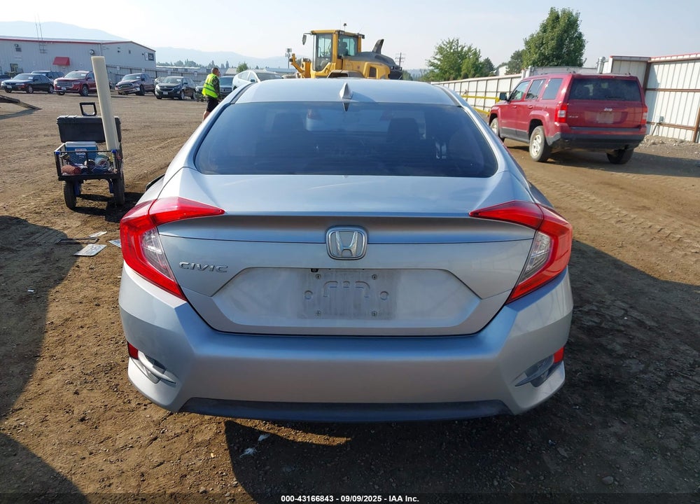 2018 HONDA CIVIC VIN: 2HGFC2F70JH561301