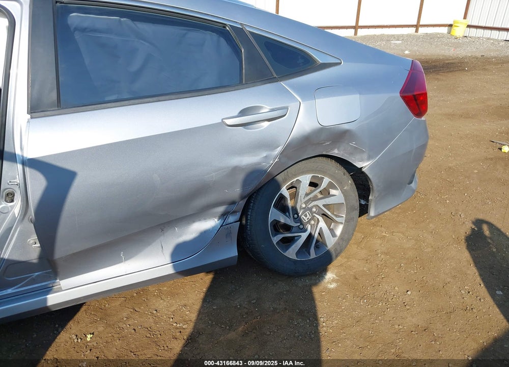 2018 HONDA CIVIC VIN: 2HGFC2F70JH561301