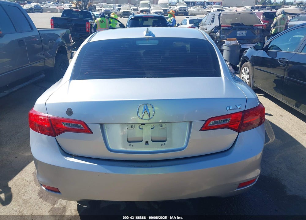 2013 ACURA ILX 2.0L VIN: 19VDE1F59DE010916