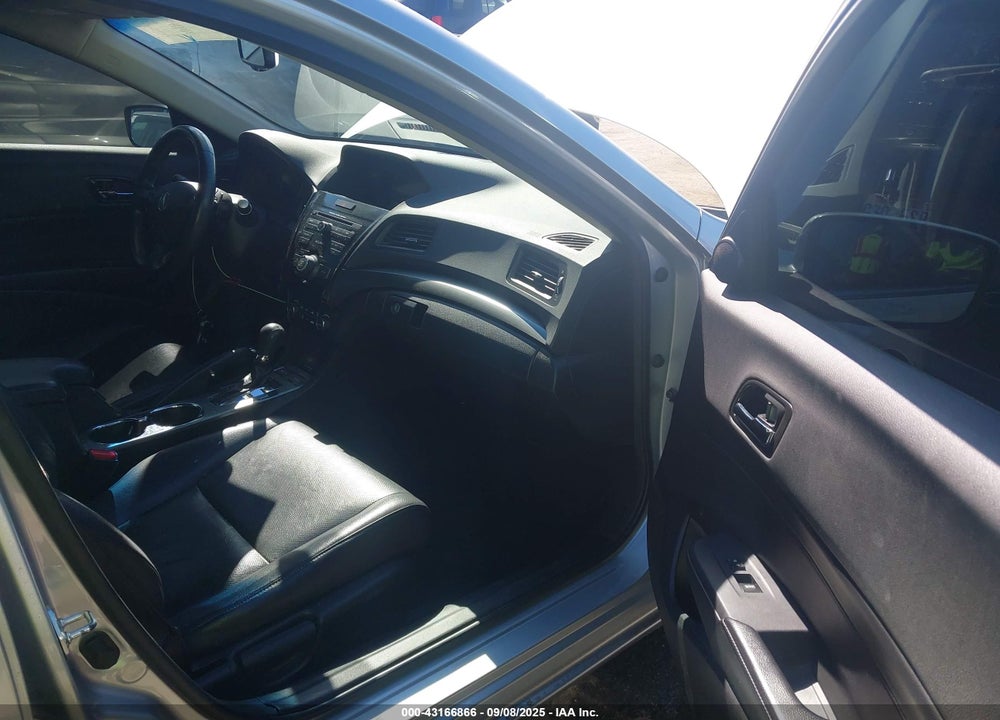 2013 ACURA ILX 2.0L VIN: 19VDE1F59DE010916