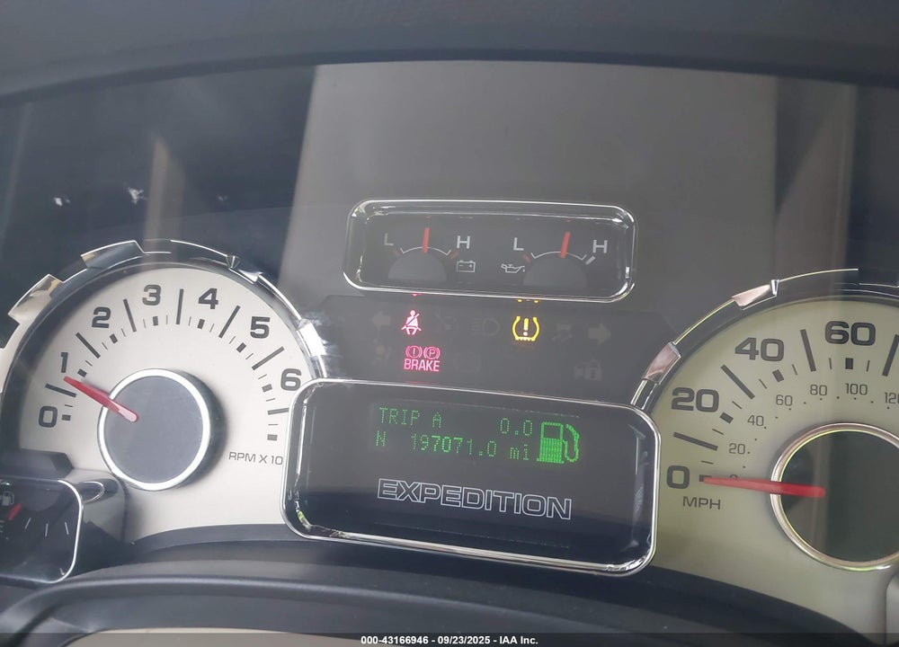 2011 FORD EXPEDITION VIN: 1FMJU1J57BEF40181