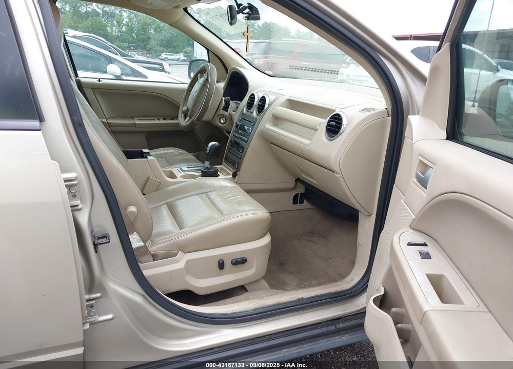 2005 FORD FREESTYLE SEL VIN: 1FMDK02105GA52613