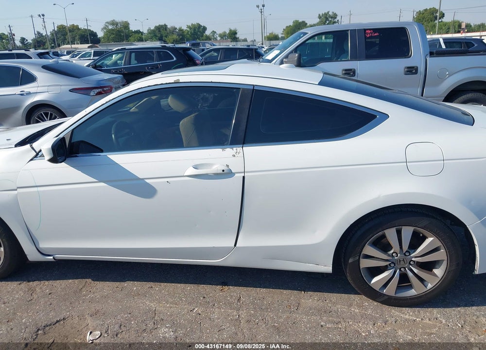 2008 HONDA ACCORD VIN: 1HGCS12838A027779