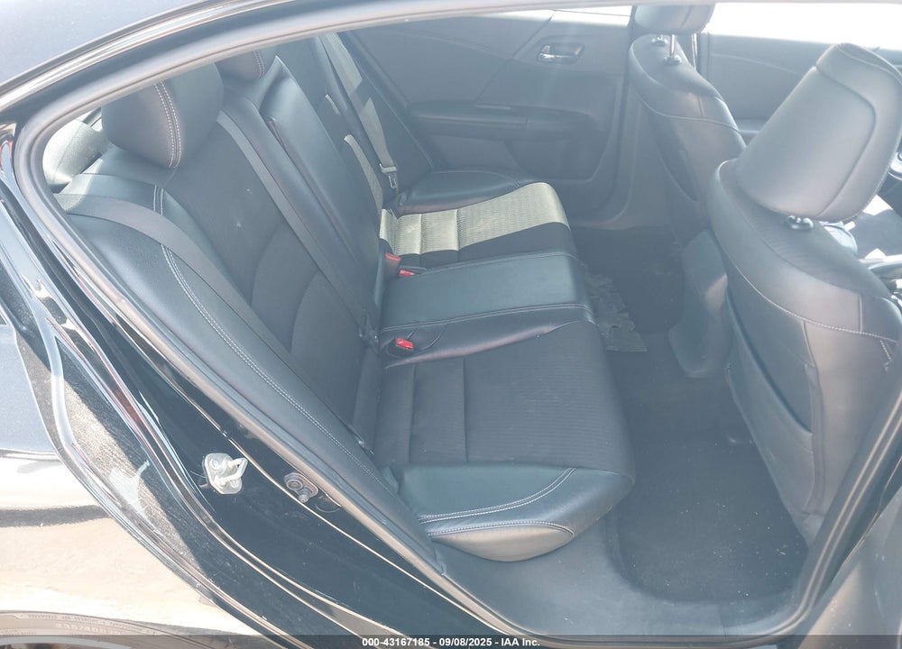 2017 HONDA ACCORD VIN: 1HGCR2F56HA004207