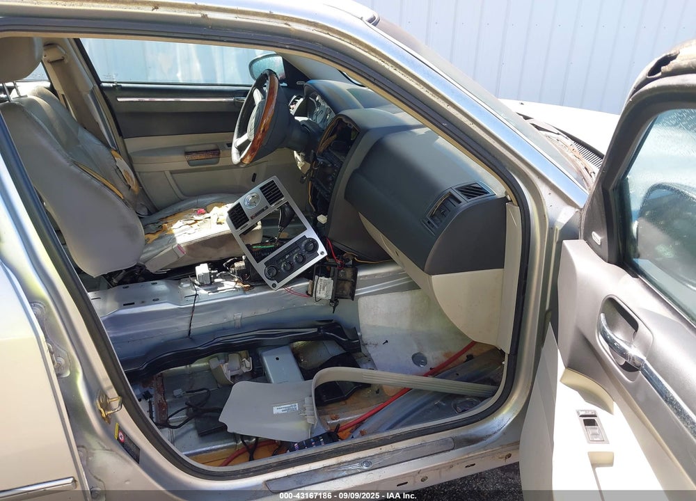 2005 CHRYSLER 300C VIN: 2C3AA63H05H665672