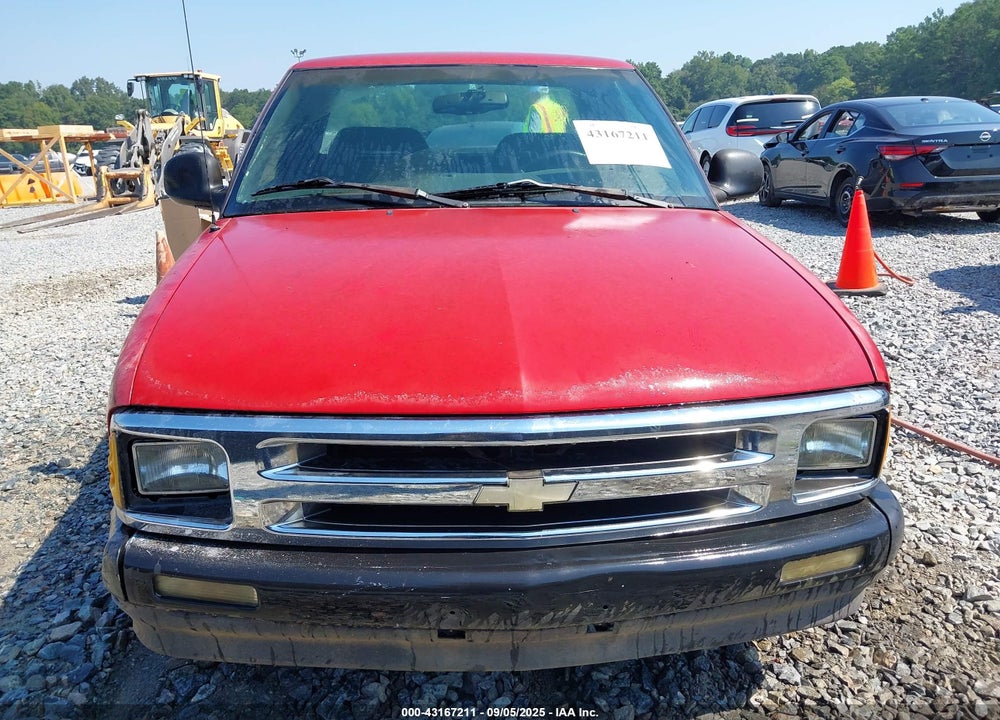 1994 CHEVROLET S TRUCK S10 VIN: 1GCCS19Z8R8201562