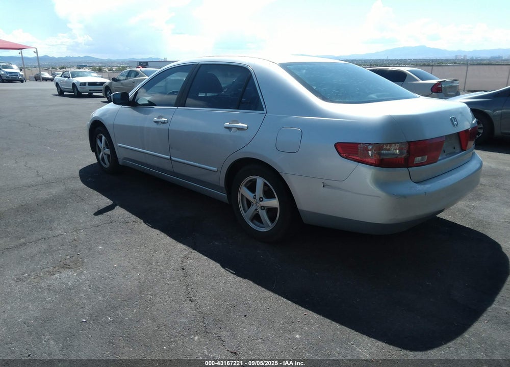 2005 HONDA ACCORD 2.4 EX VIN: 1HGCM56745A073085