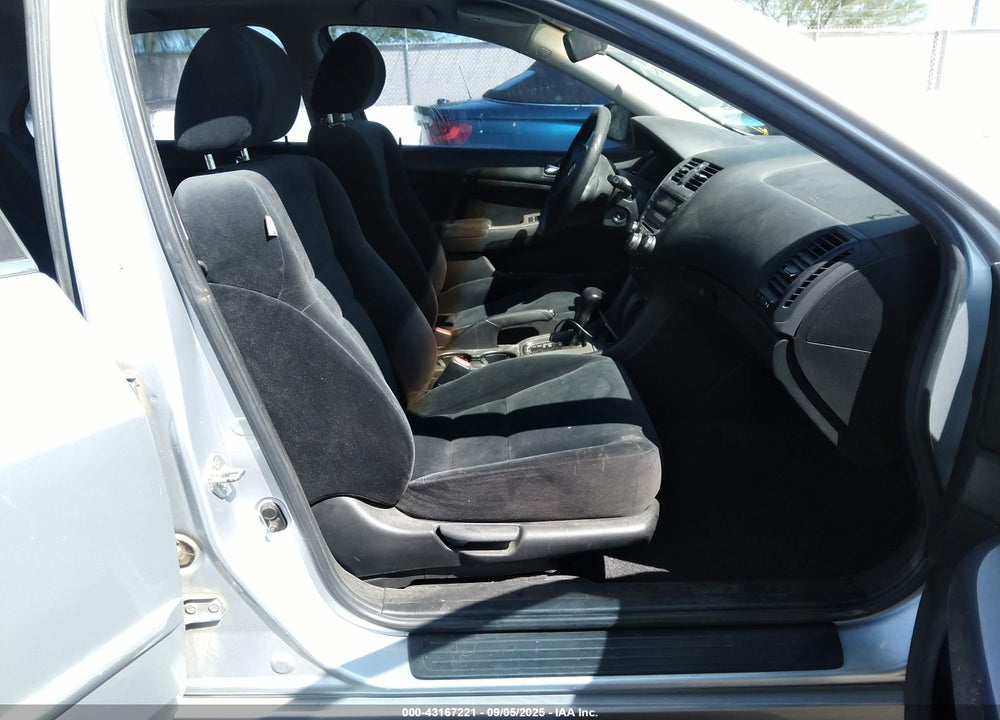 2005 HONDA ACCORD 2.4 EX VIN: 1HGCM56745A073085