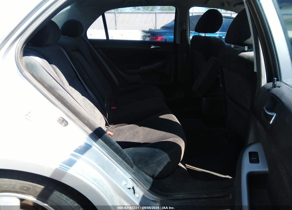 2005 HONDA ACCORD 2.4 EX VIN: 1HGCM56745A073085