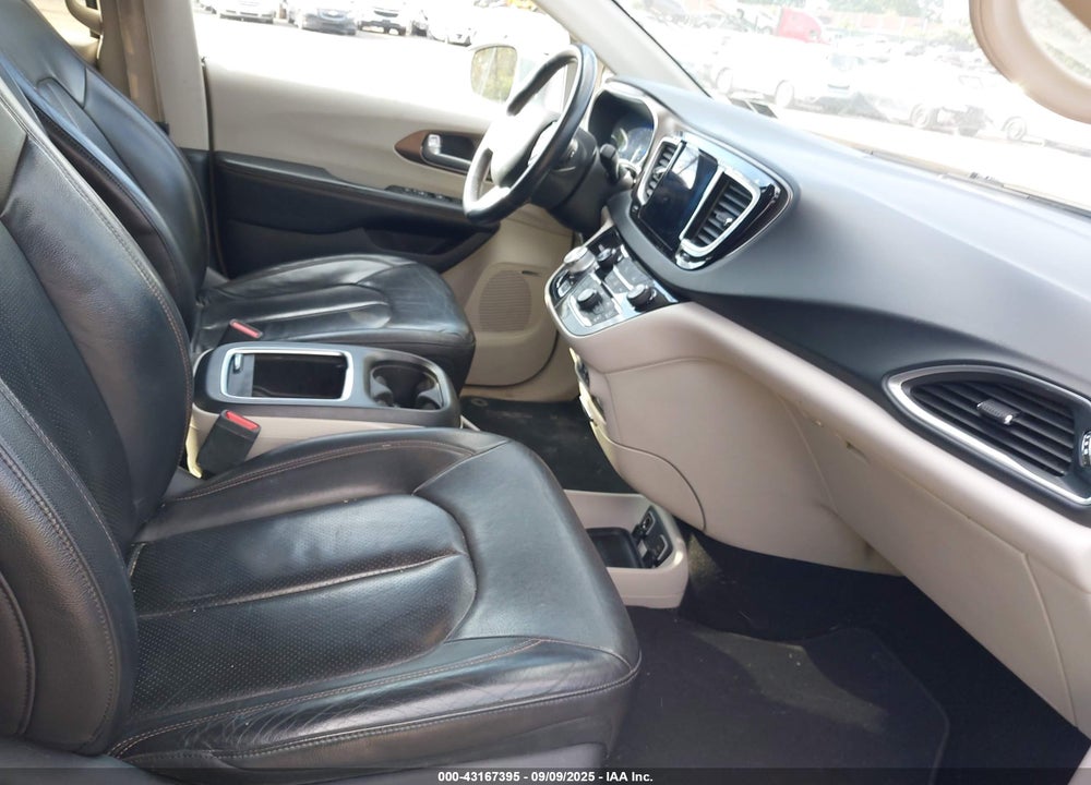 2017 CHRYSLER PACIFICA VIN: 2C4RC1EG3HR531141