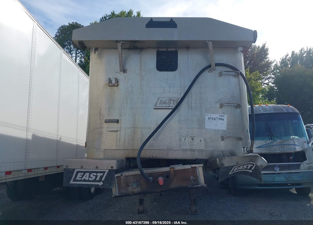 2003 EAST MANUFACTURING TRUCK VIN: 1E1D2S3803RE32232