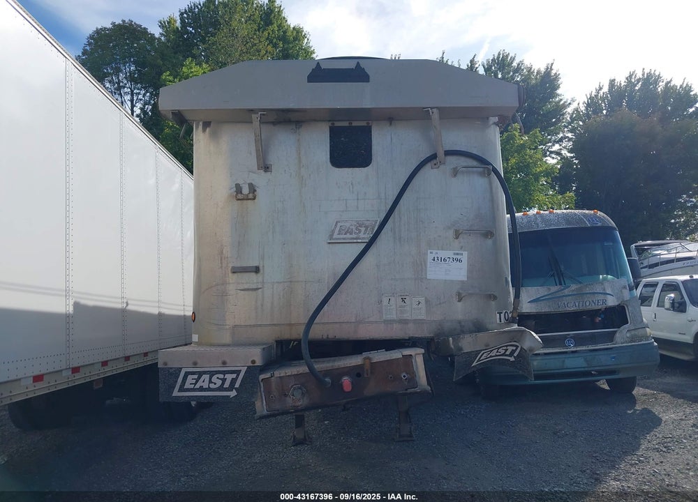 2003 EAST MANUFACTURING TRUCK VIN: 1E1D2S3803RE32232