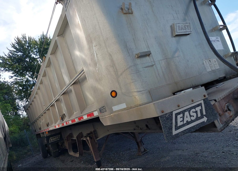 2003 EAST MANUFACTURING TRUCK VIN: 1E1D2S3803RE32232