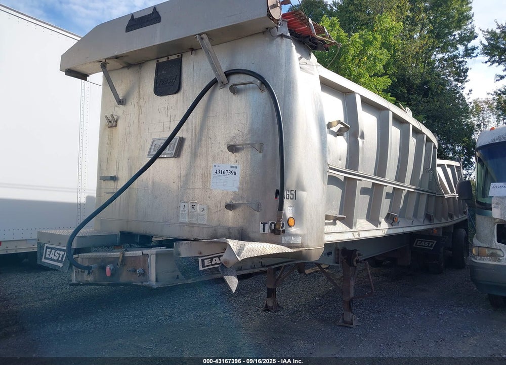 2003 EAST MANUFACTURING TRUCK VIN: 1E1D2S3803RE32232