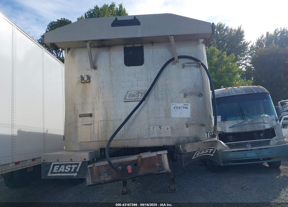 2003 EAST MANUFACTURING TRUCK VIN: 1E1D2S3803RE32232