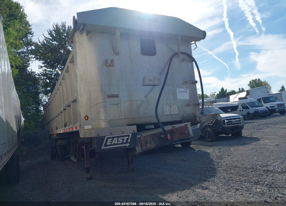 2003 EAST MANUFACTURING TRUCK VIN: 1E1D2S3803RE32232