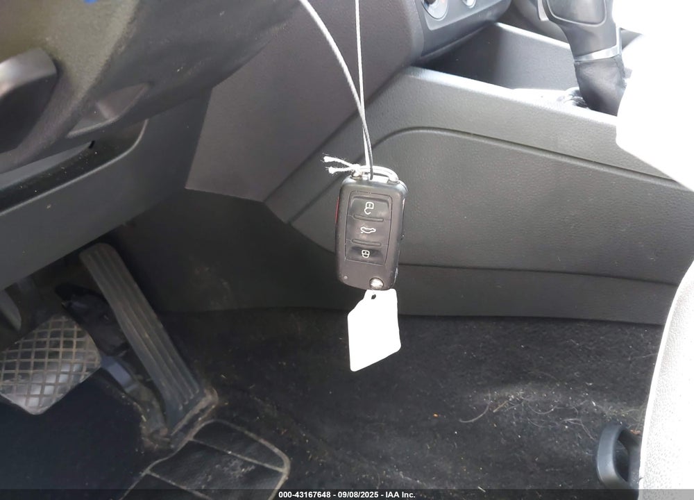 2017 VOLKSWAGEN JETTA VIN: 3VWDB7AJ7HM255987