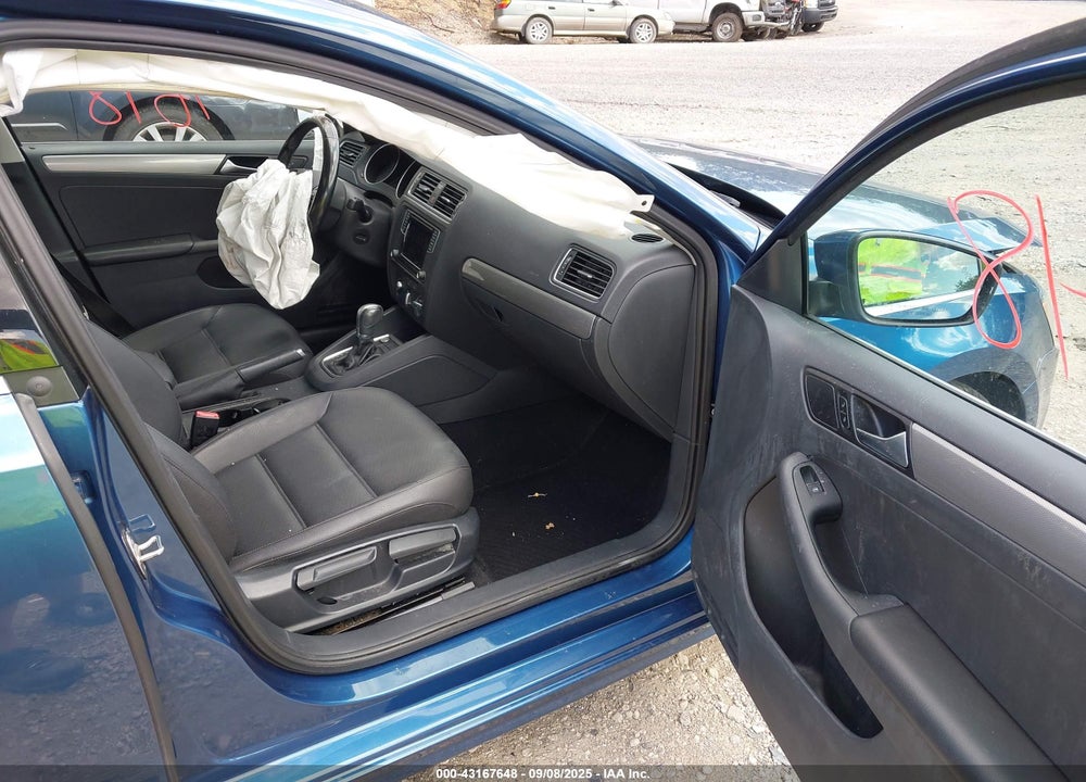 2017 VOLKSWAGEN JETTA VIN: 3VWDB7AJ7HM255987