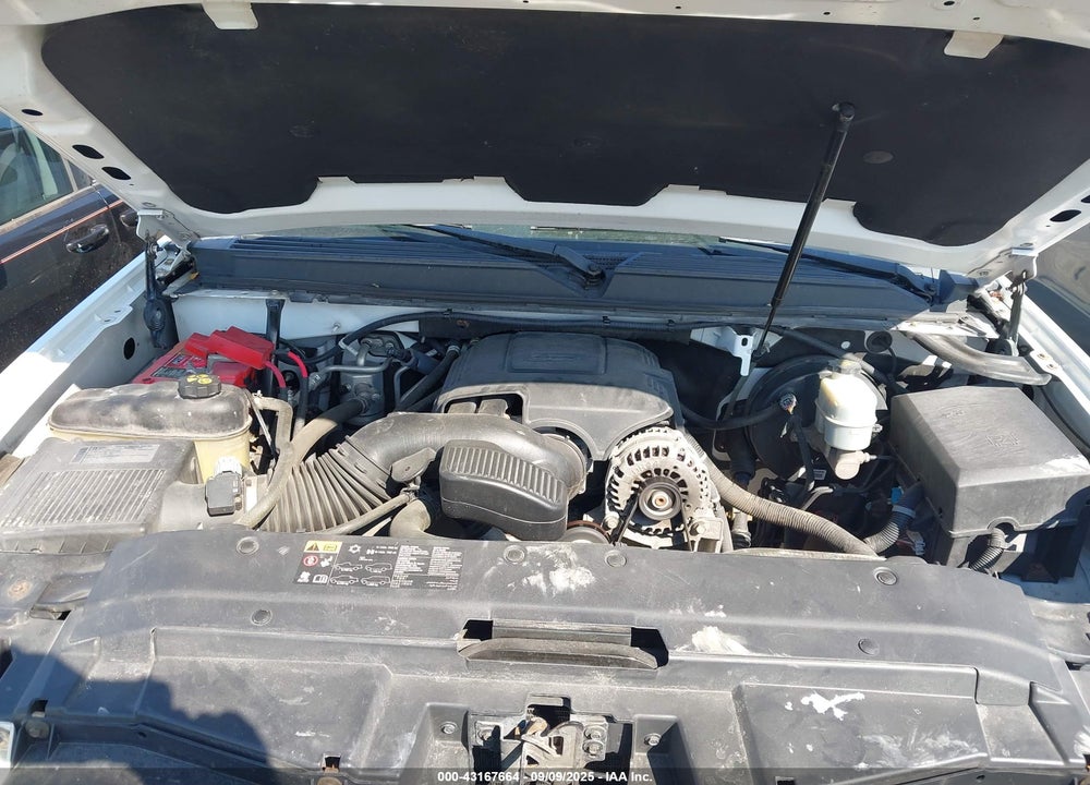 2011 CHEVROLET TAHOE VIN: 1GNSKBE02BR319297