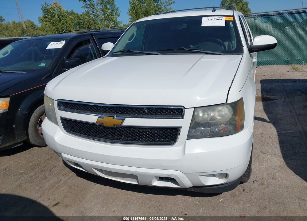 2011 CHEVROLET TAHOE VIN: 1GNSKBE02BR319297