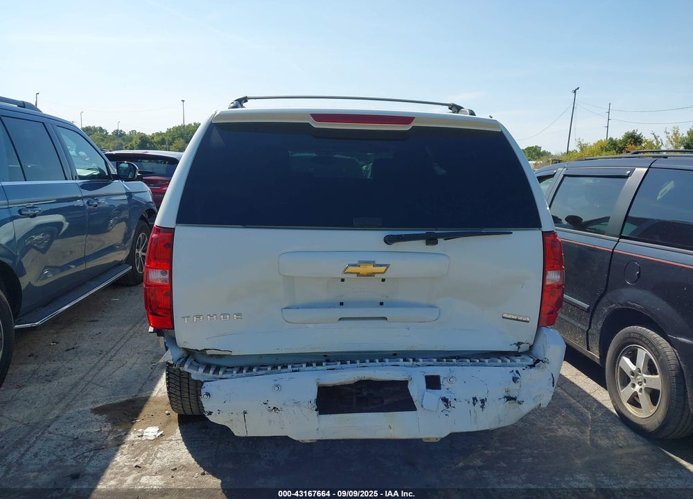 2011 CHEVROLET TAHOE VIN: 1GNSKBE02BR319297