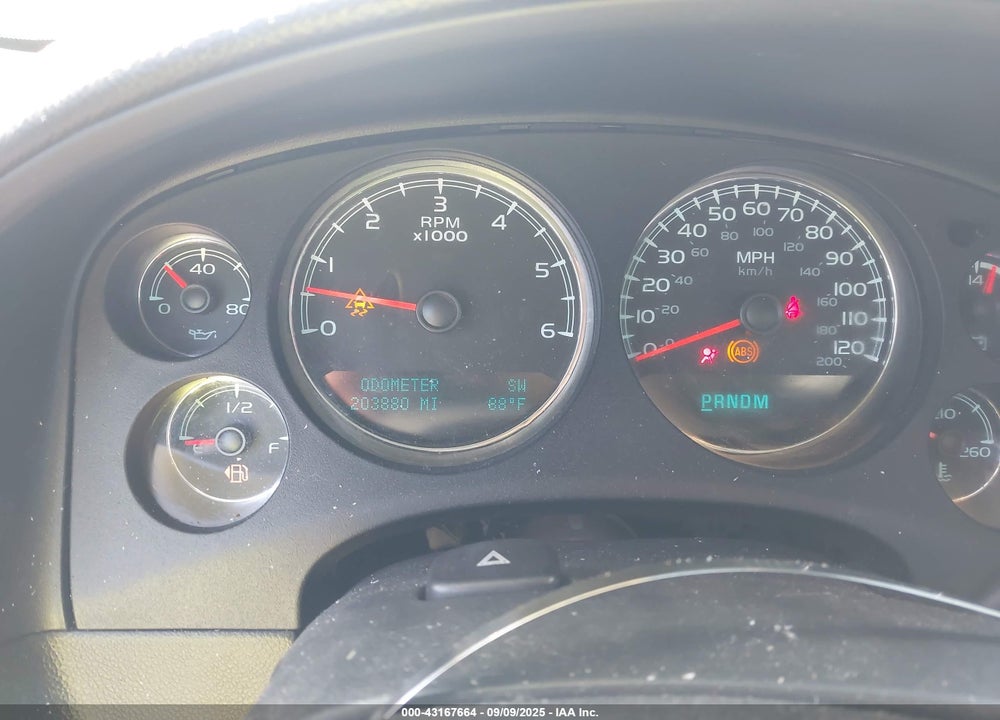 2011 CHEVROLET TAHOE VIN: 1GNSKBE02BR319297