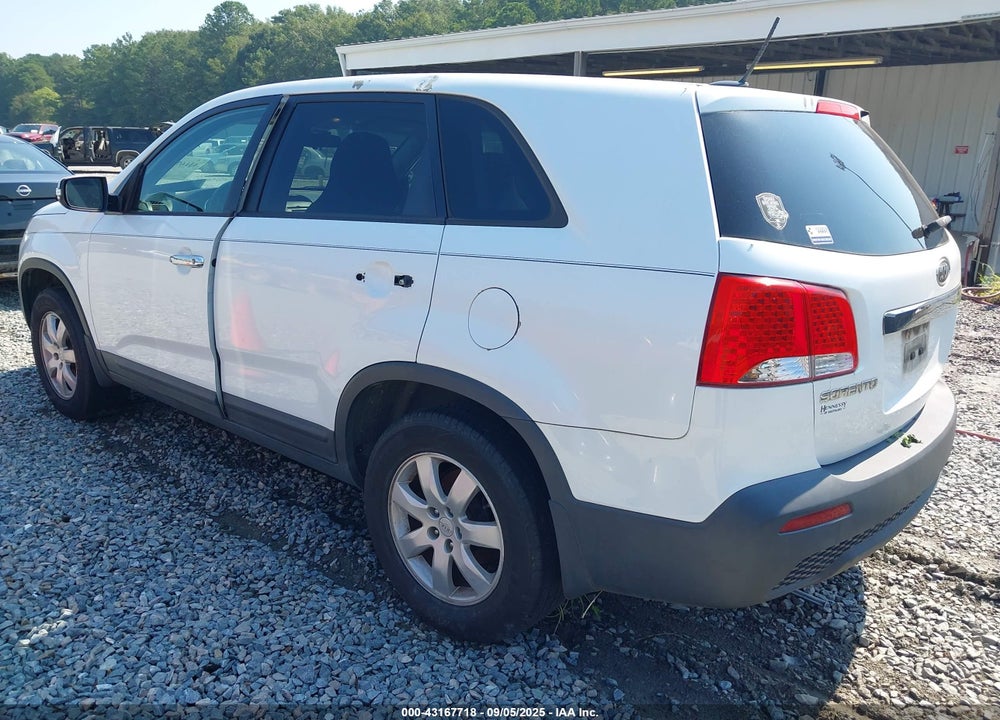 2011 KIA SORENTO LX VIN: 5XYKT3A13BG184758