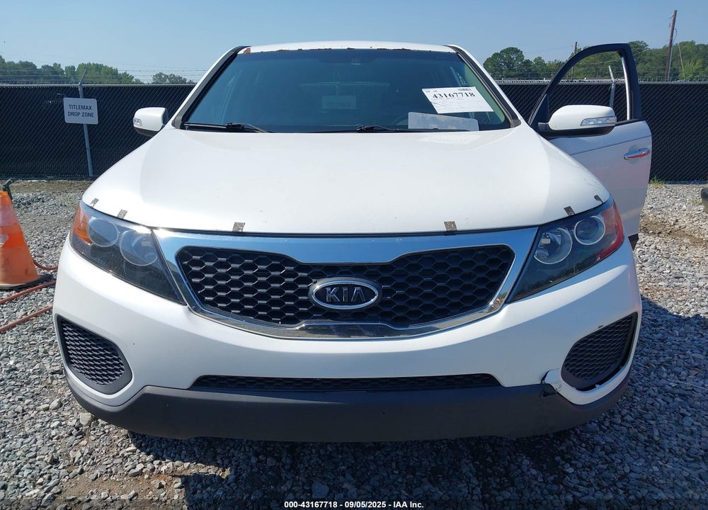 2011 KIA SORENTO LX VIN: 5XYKT3A13BG184758