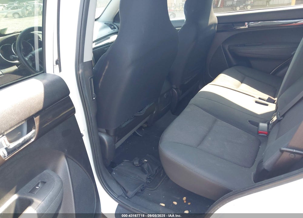 2011 KIA SORENTO LX VIN: 5XYKT3A13BG184758