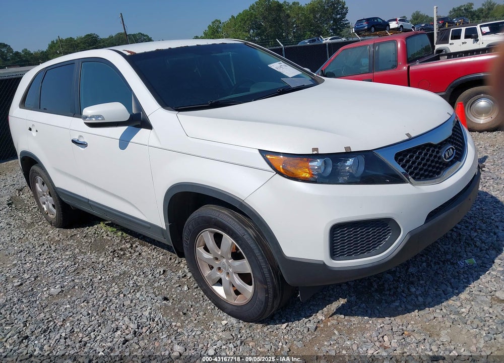 2011 KIA SORENTO LX VIN: 5XYKT3A13BG184758