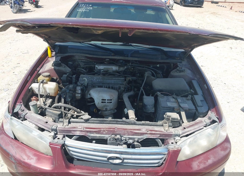 2000 TOYOTA CAMRY LE VIN: JT2BG22K3Y0423349