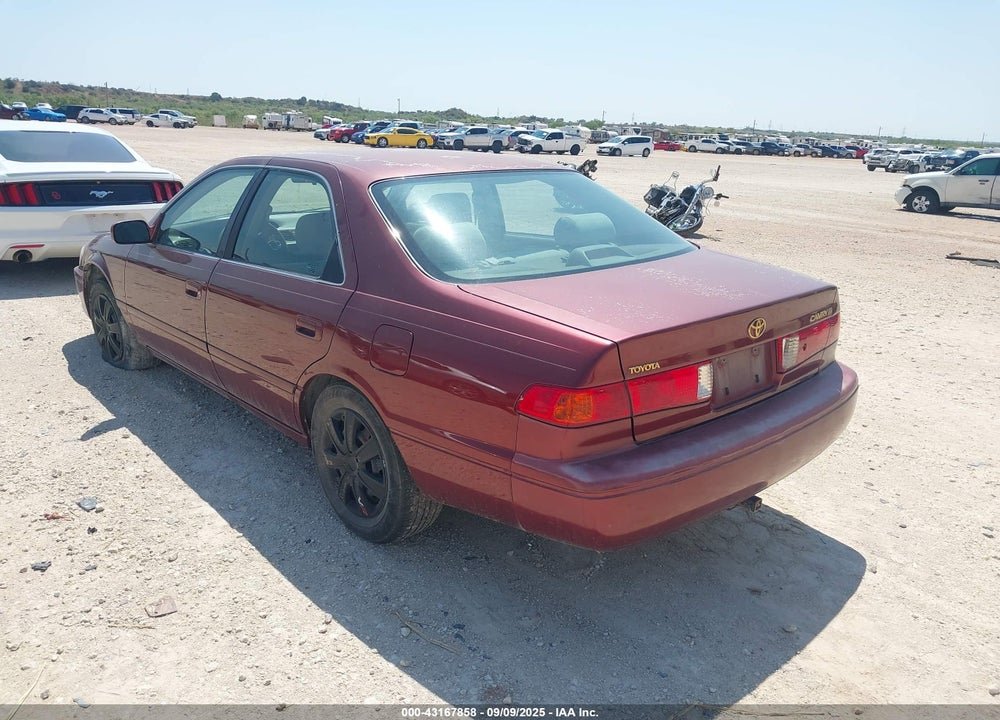 2000 TOYOTA CAMRY LE VIN: JT2BG22K3Y0423349