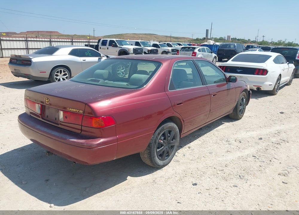 2000 TOYOTA CAMRY LE VIN: JT2BG22K3Y0423349