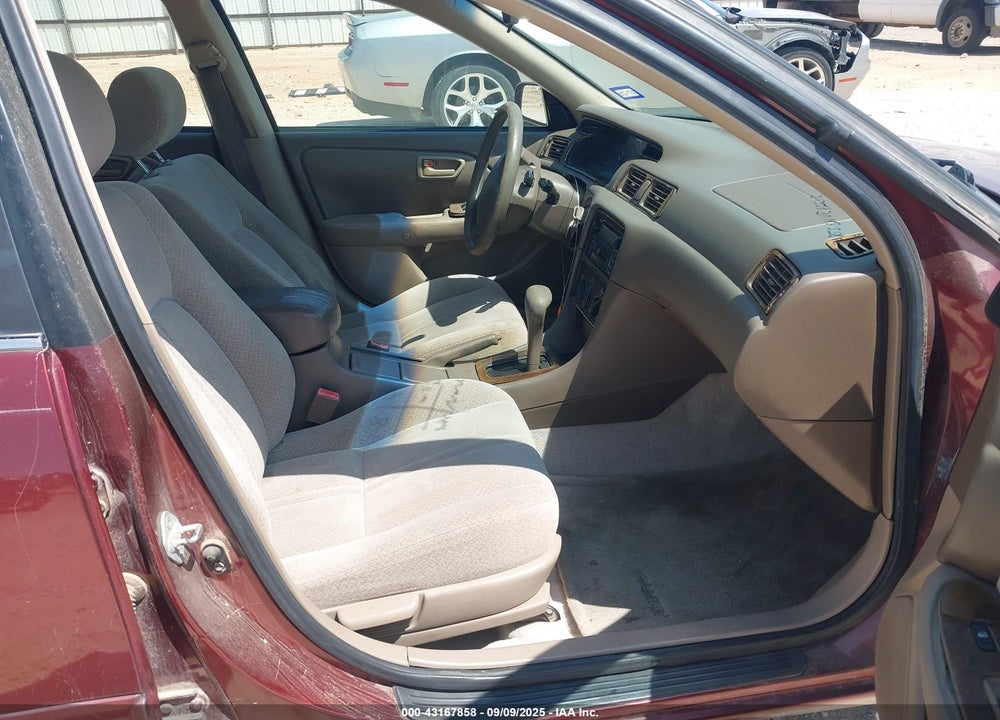 2000 TOYOTA CAMRY LE VIN: JT2BG22K3Y0423349