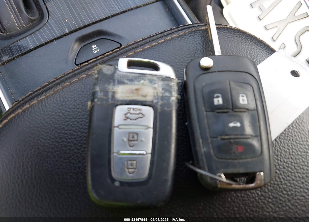 2017 CHEVROLET IMPALA VIN: 1G1105SAXHU178602