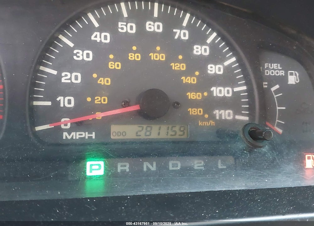 2000 TOYOTA 4RUNNER SR5 V6 VIN: JT3GN86R8Y0169283