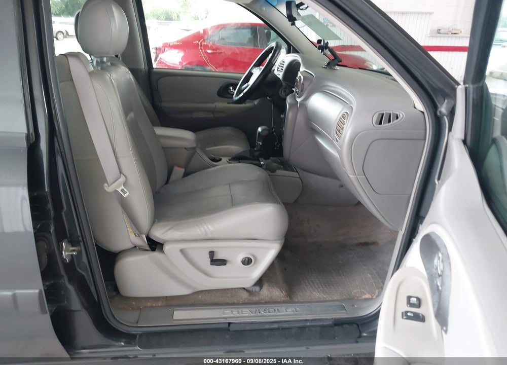 2005 CHEVROLET TRAILBLAZER LT VIN: 1GNDS13SX52224538