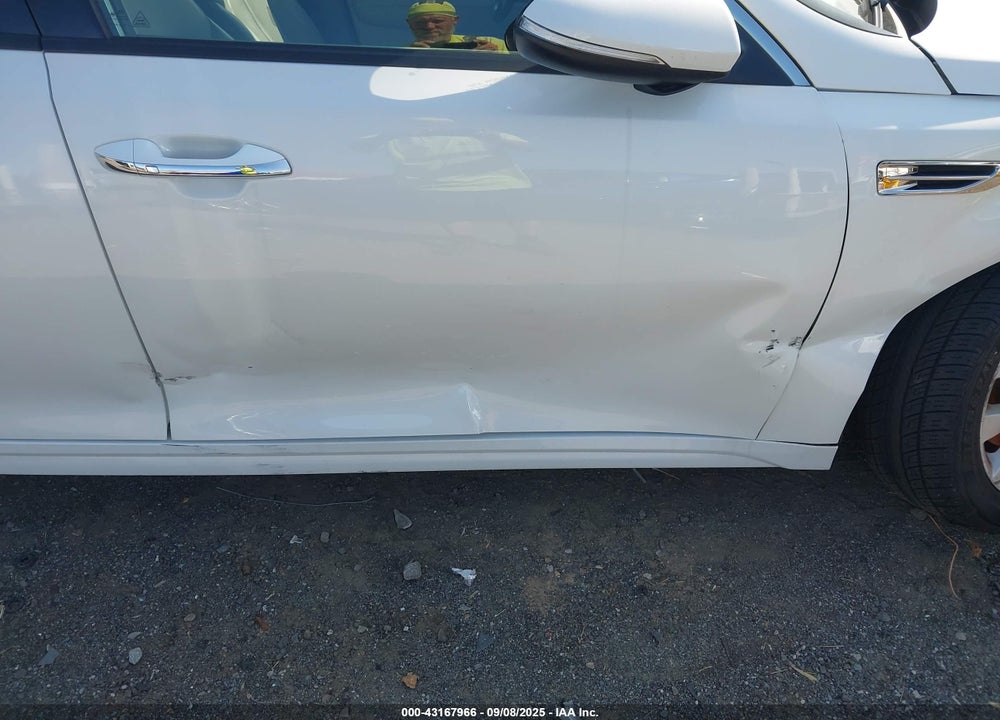 2016 KIA OPTIMA VIN: 5XXGU4L32GG056353