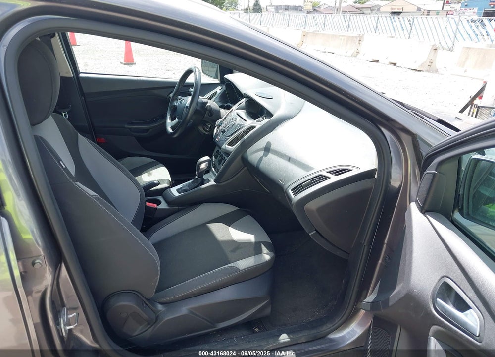 2014 FORD FOCUS VIN: 1FADP3F27EL310813