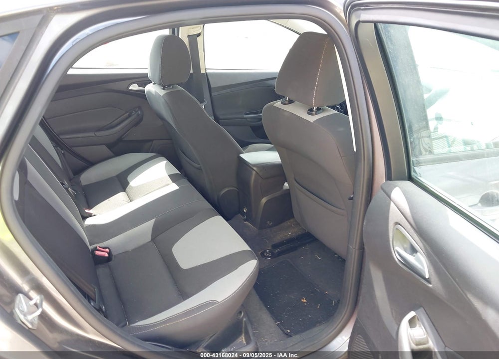 2014 FORD FOCUS VIN: 1FADP3F27EL310813